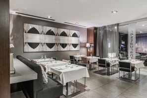 Breakfast and dinner served, Italian cuisine