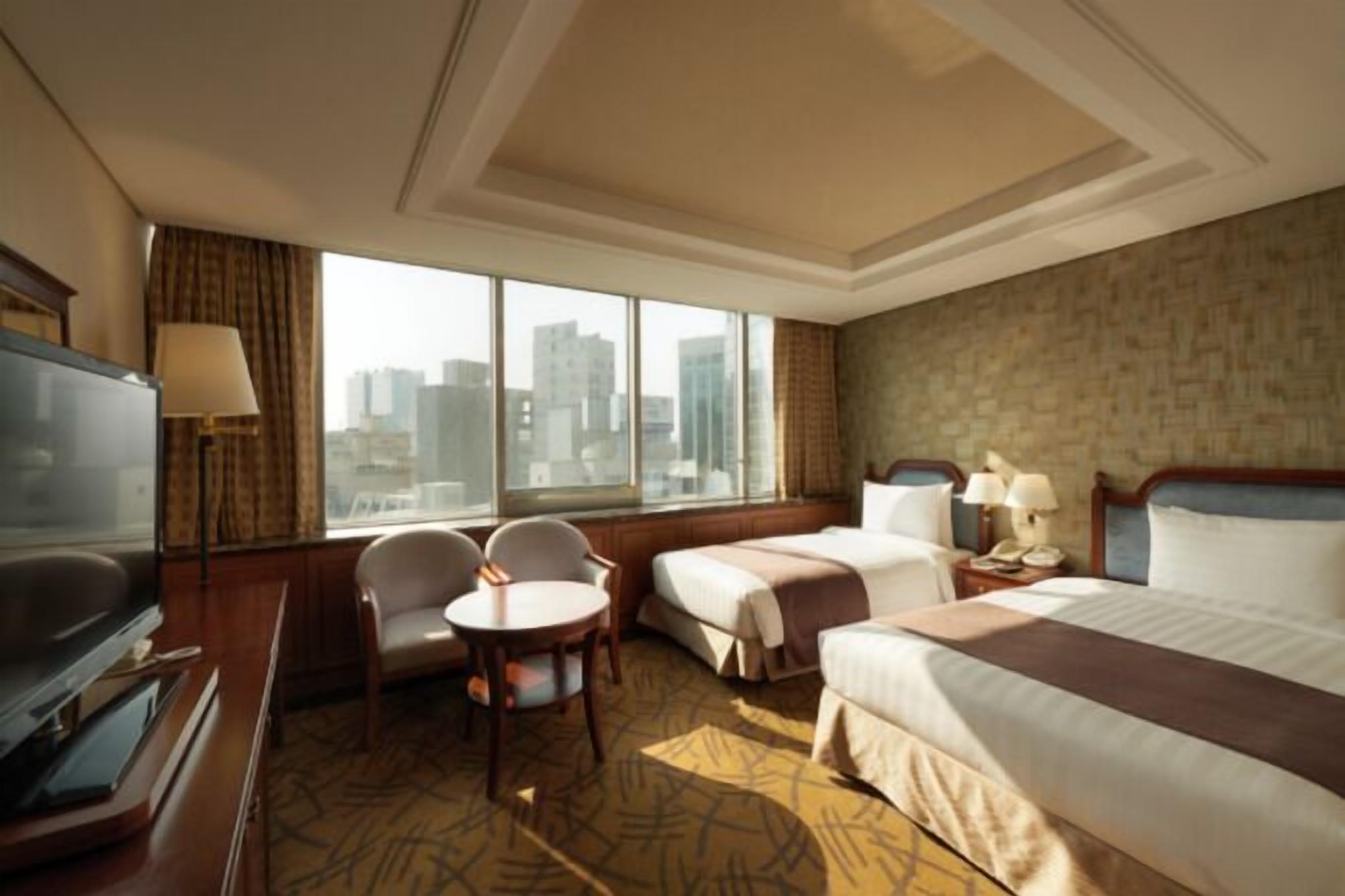 Minibar, cortinas blackout y wifi gratis 