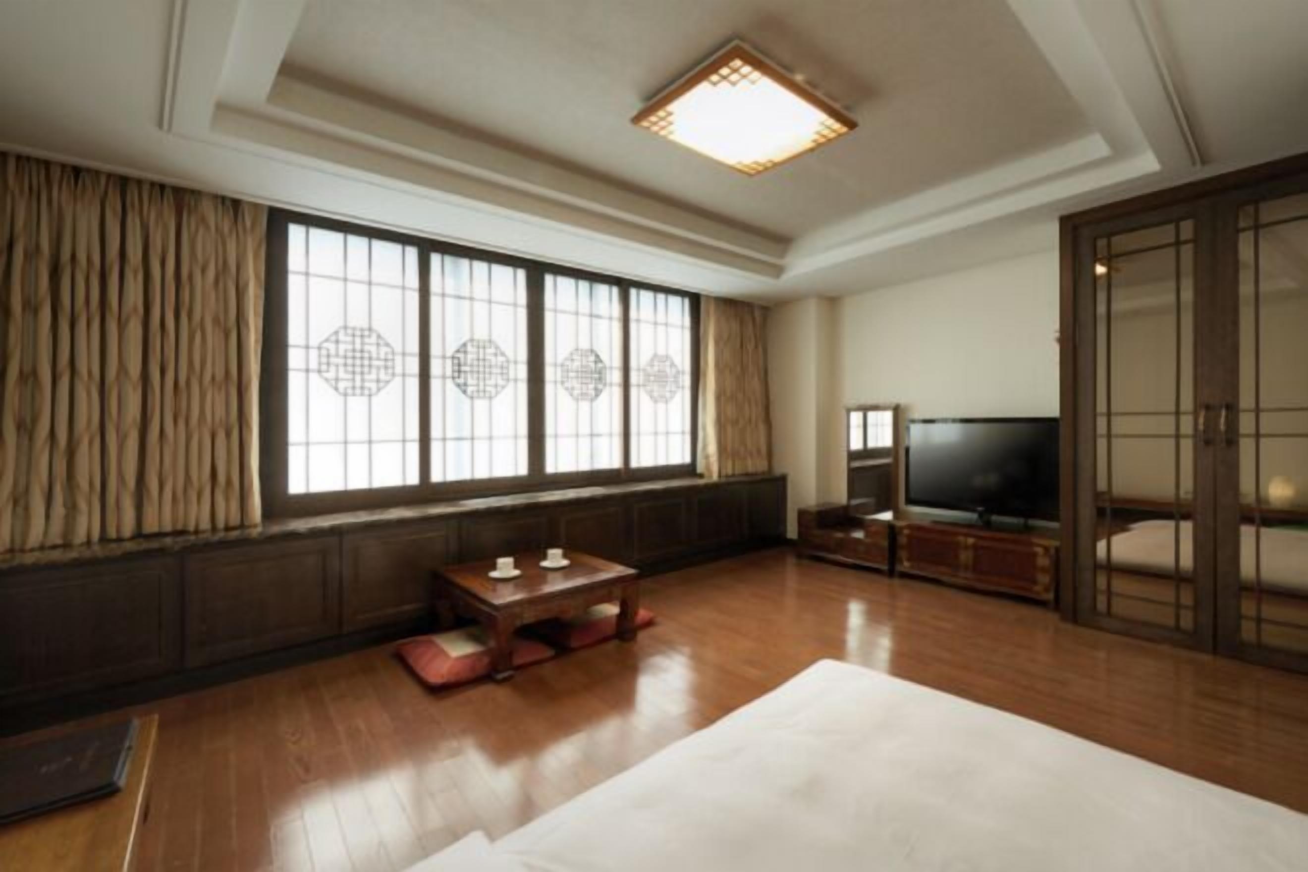 Minibar, cortinas blackout y wifi gratis 