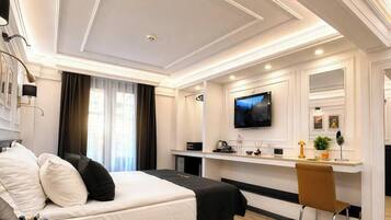 Superior Double or Twin Room | Premium bedding, free minibar, in-room safe, desk