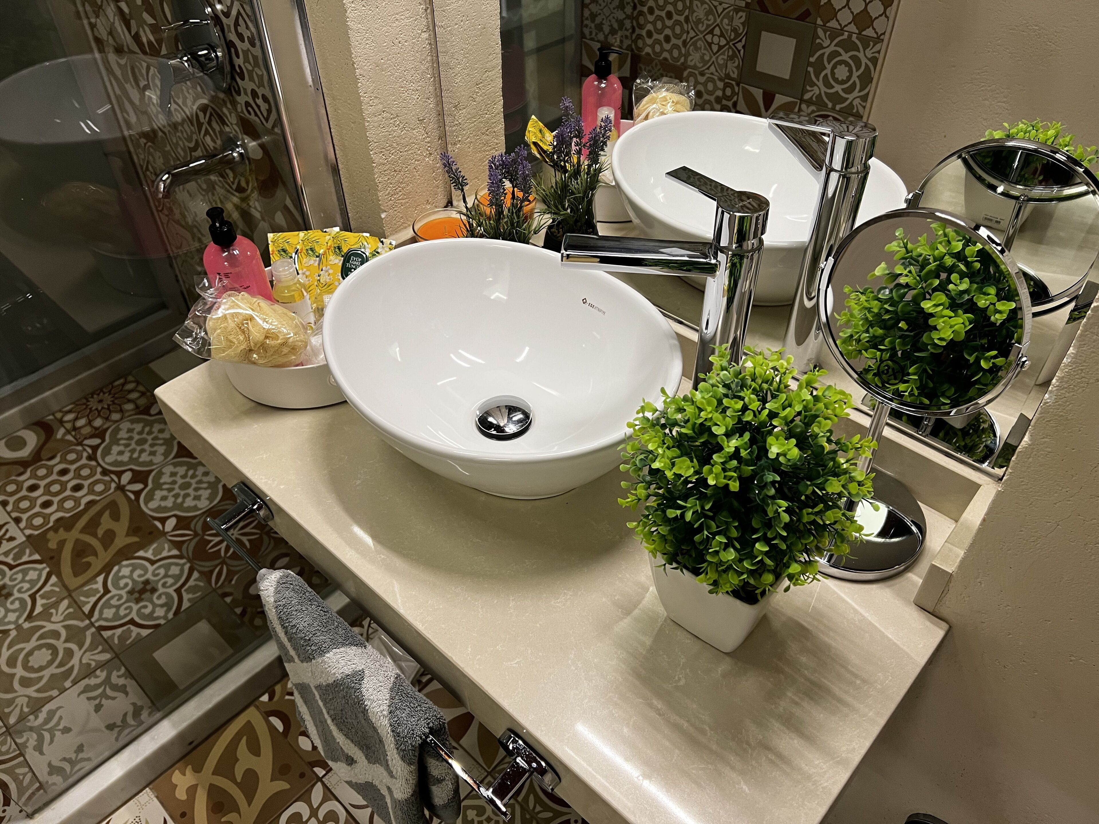 shower, free toiletries, hair dryer, slippers