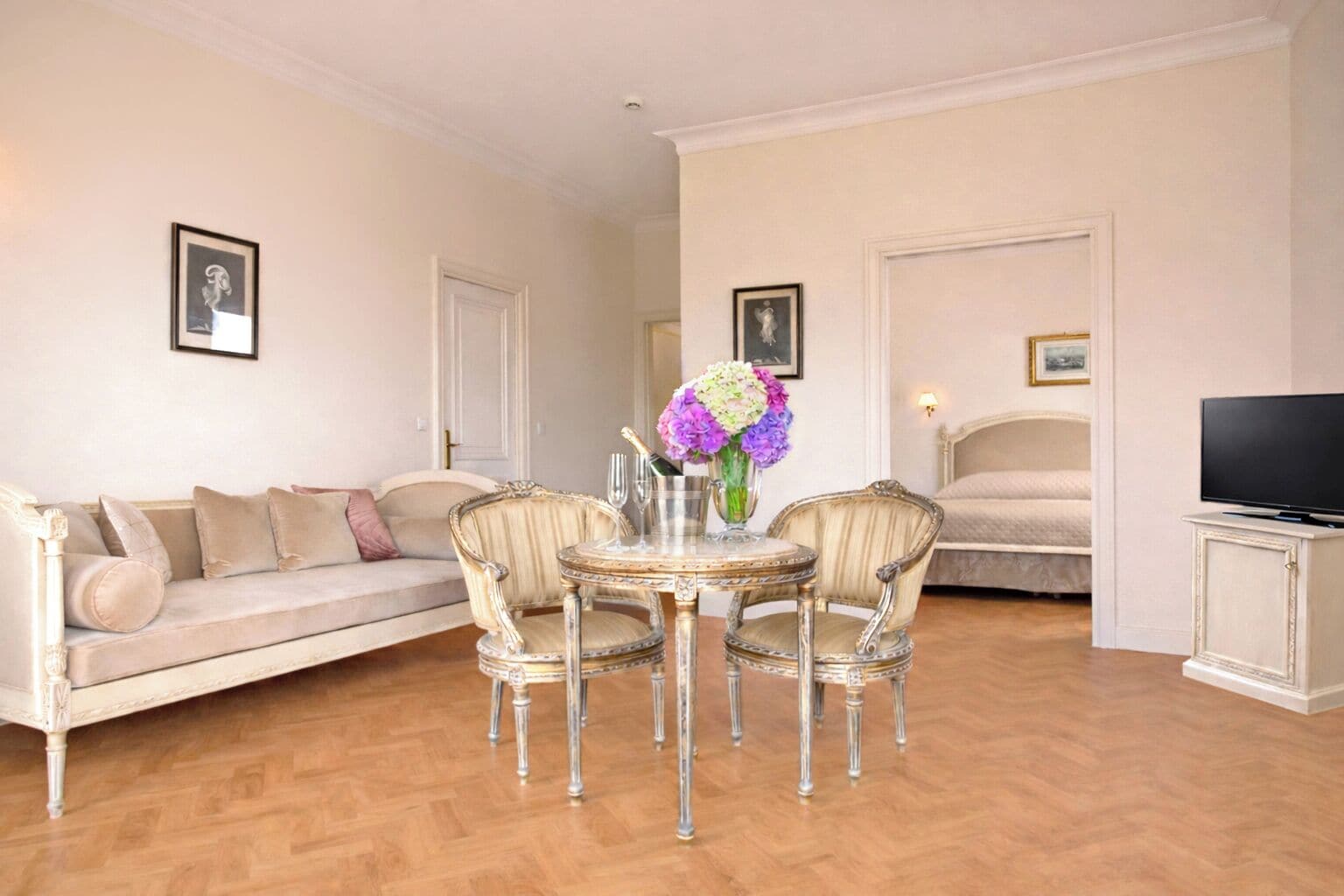 Suite Master - Double or Twin