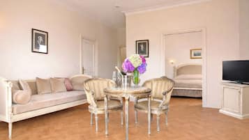 Suite Master - Double or Twin | In-room safe, desk, soundproofing, free cribs/infant beds