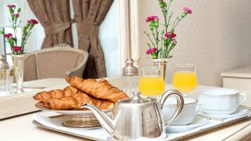 Daily buffet breakfast (EUR 19 per person)