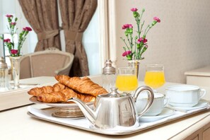 Tägliches Frühstücksbuffet (19 EUR pro Person)
