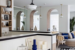 Petit déjeuner buffet (15 EUR par personne)