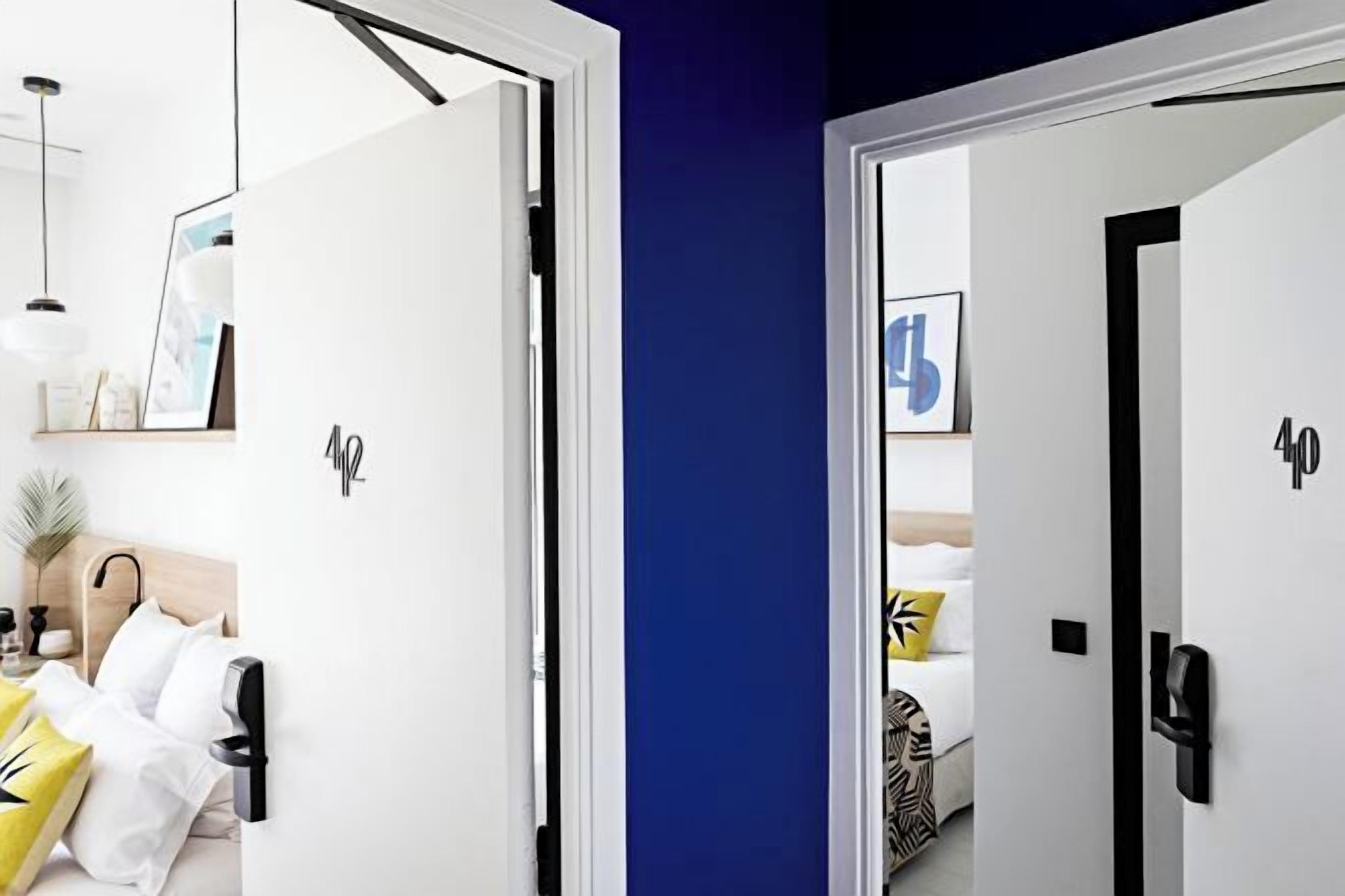 Premium bedding, pillow-top beds, minibar, in-room safe