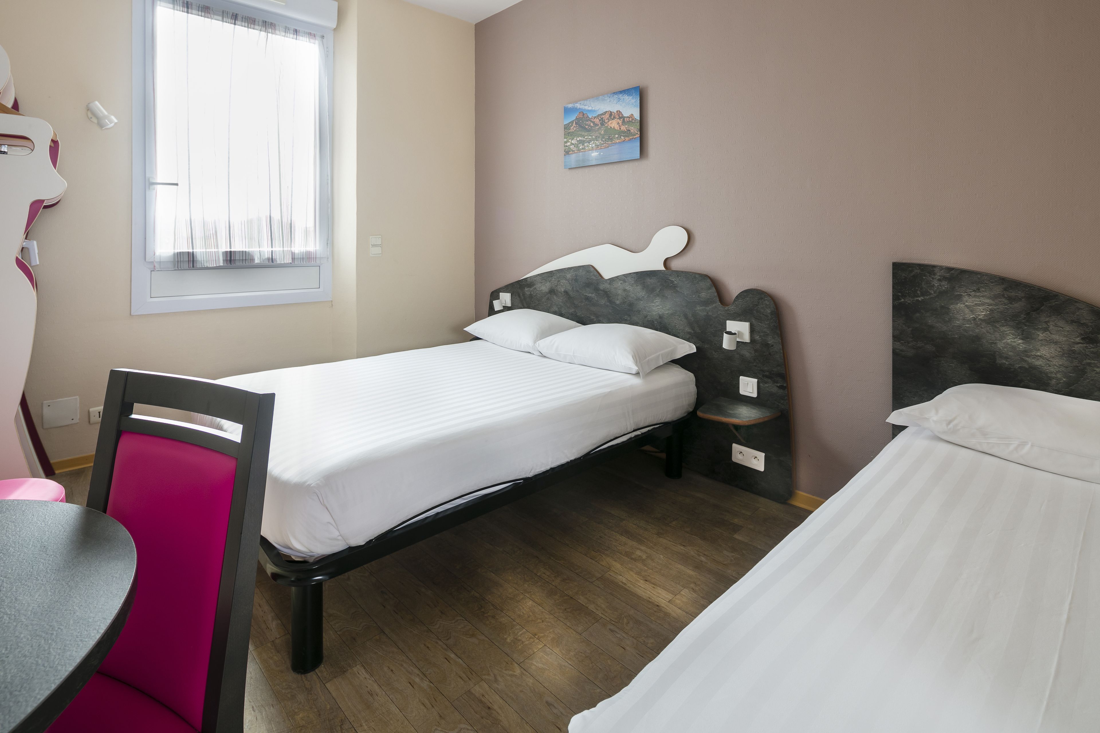 comfort triple room | in-room safe, soundproofing, free wifi, bed sheets