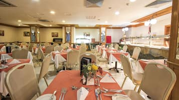 Breakfast, lunch and dinner served