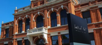 트래퍼드 홀 호텔 맨체스터, 어 브릴리언트 호텔스 컬렉션