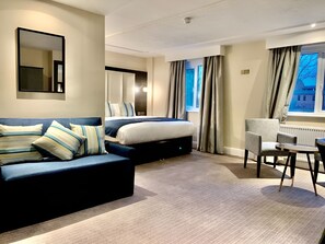 King Suite | Living area