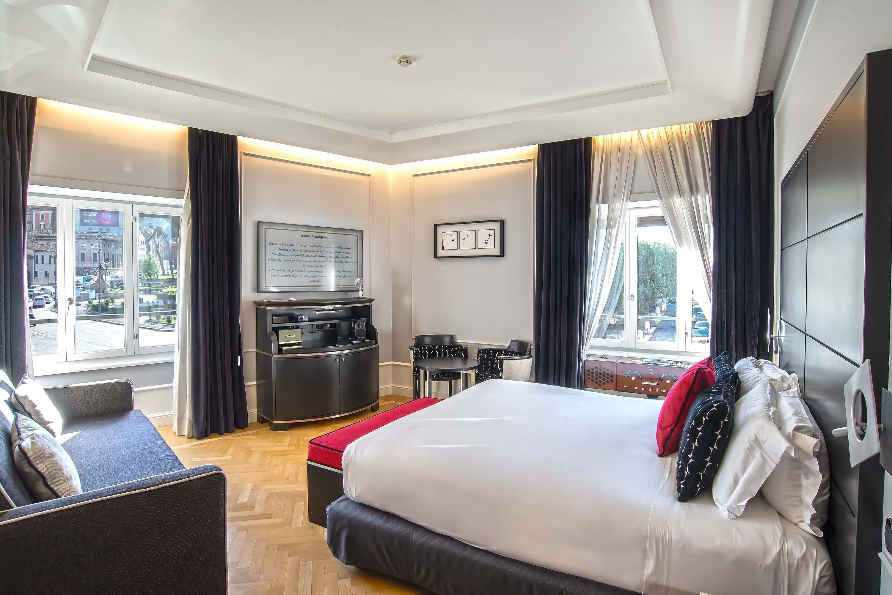 Premium bedding, pillow-top beds, minibar, in-room safe