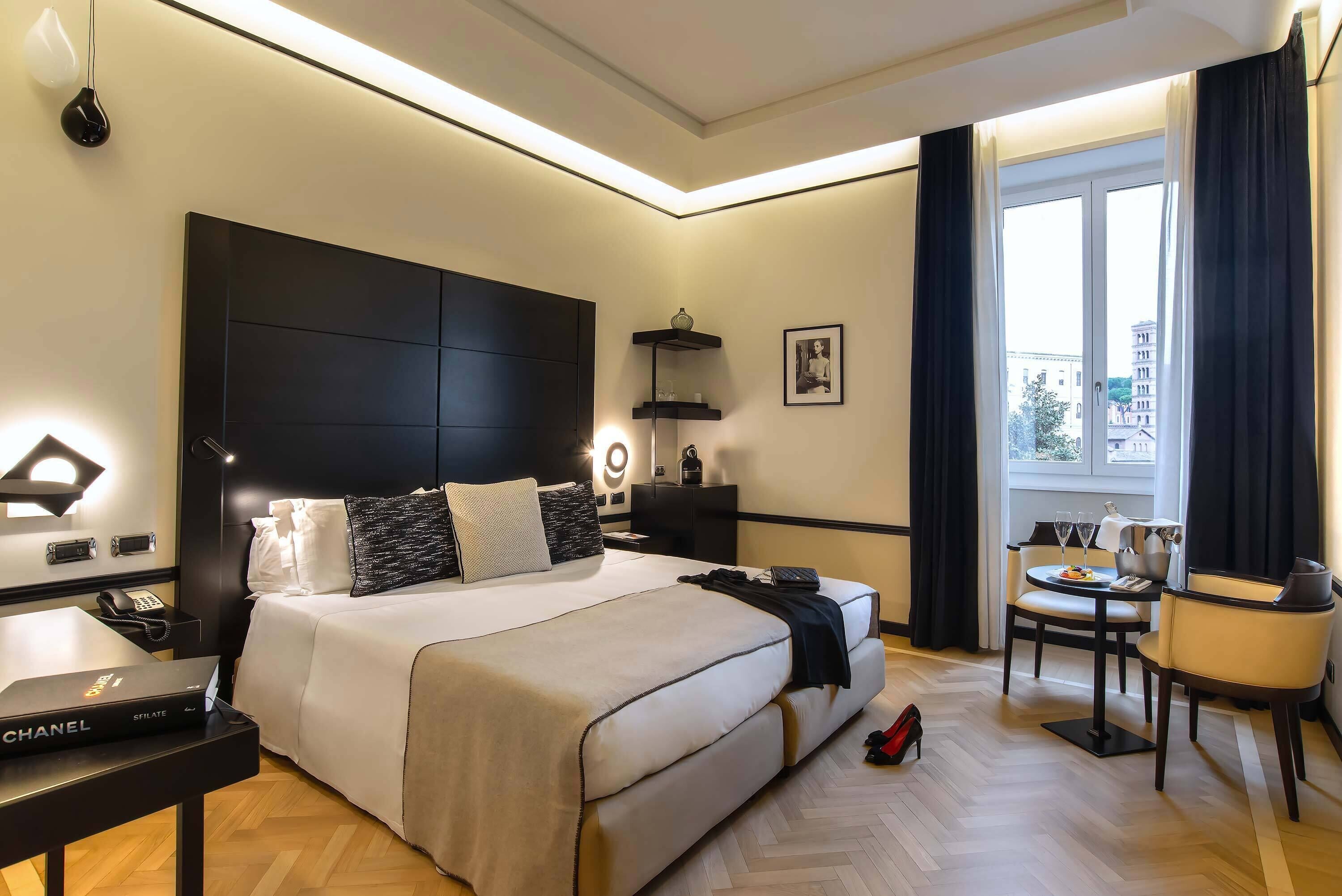 executive double room | 1 bedroom, premium bedding, pillow-top beds, minibar