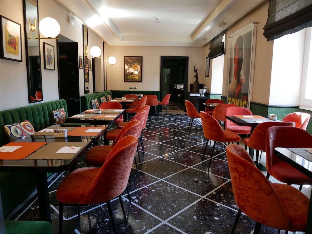 Fortyseven Hotel by null