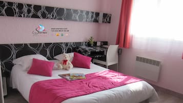 1 bedroom, premium bedding, desk, blackout drapes