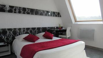 1 bedroom, premium bedding, desk, blackout drapes