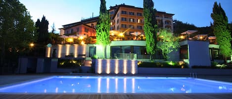 Outdoor pool, pool umbrellas, pool loungers