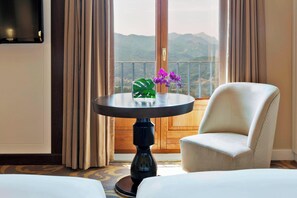 Deluxe Room, 2 Single Beds, Valley View