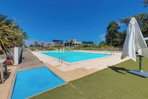 Piscina externa sazonal