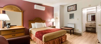 Econo Lodge Inn & Suites Lake Harmony - Pocono Mountains Area