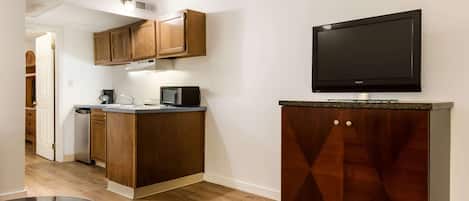 Suite, varias camas, para no fumadores (Efficiency) | Wifi gratis y ropa de cama