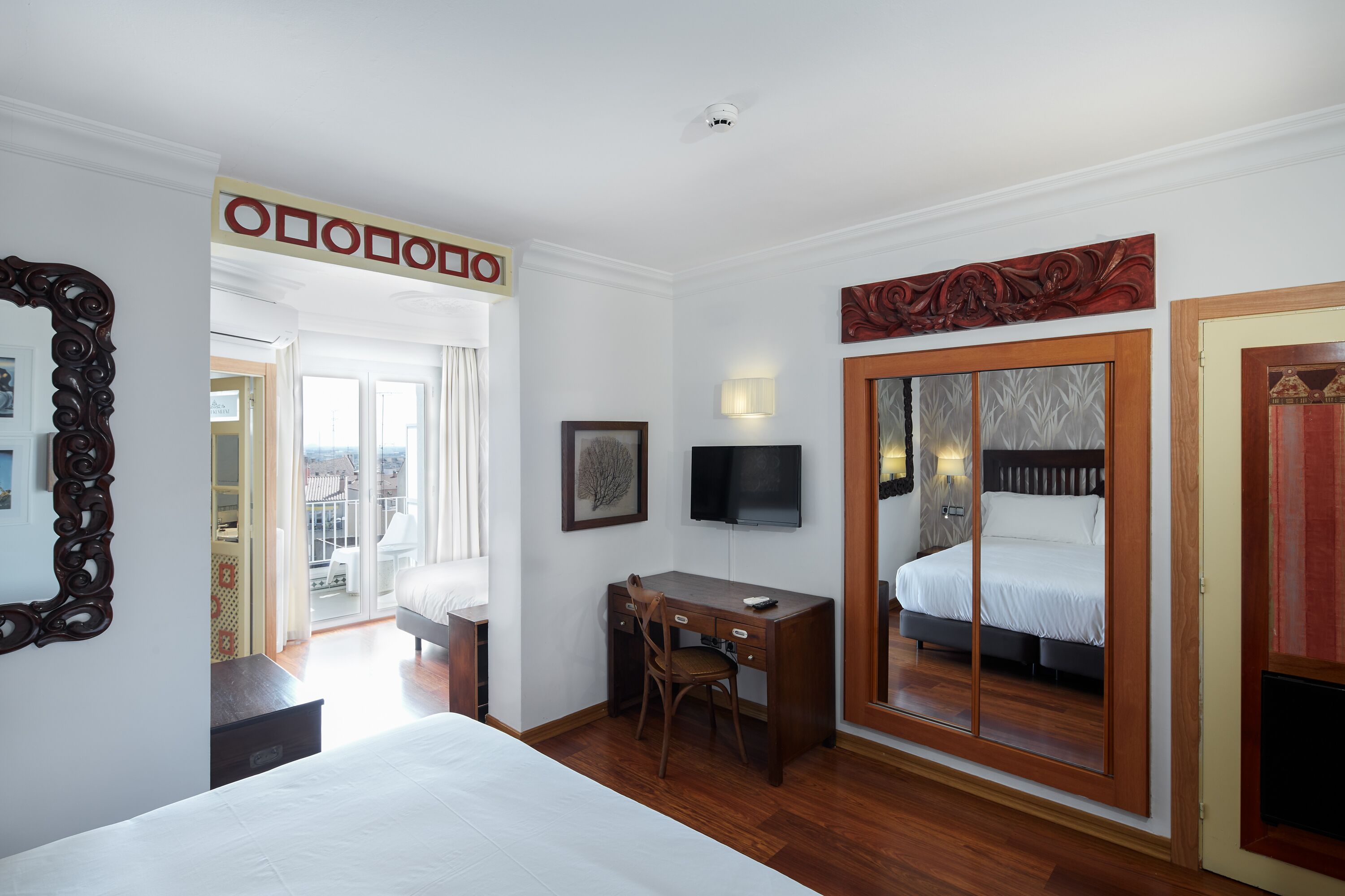 Down duvets, in-room safe, desk, soundproofing