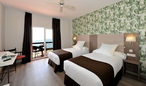 Superior Double or Twin Room | In-room safe, desk, iron/ironing board, free WiFi - Hotel Salobreña Suites (Salobreña)