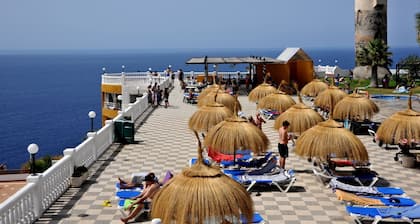 Hotel Salobreña Suites