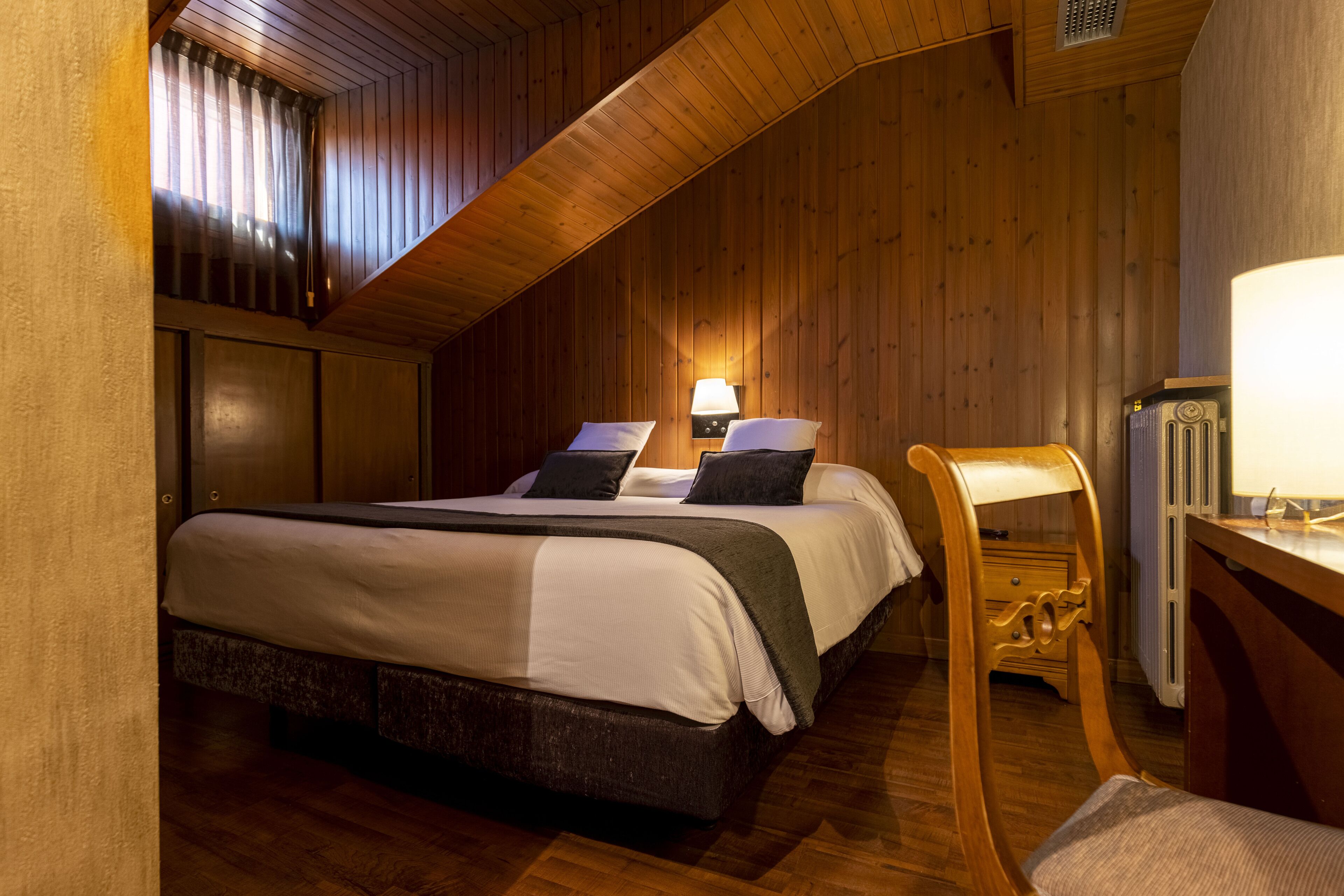 double room | premium bedding, down duvets, tempur-pedic beds, in-room safe