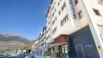 Parking (toeslag) kost EUR 18.00 per nacht