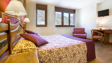 Coffres-forts dans les chambres, bureau, Wi-Fi gratuit, draps fournis