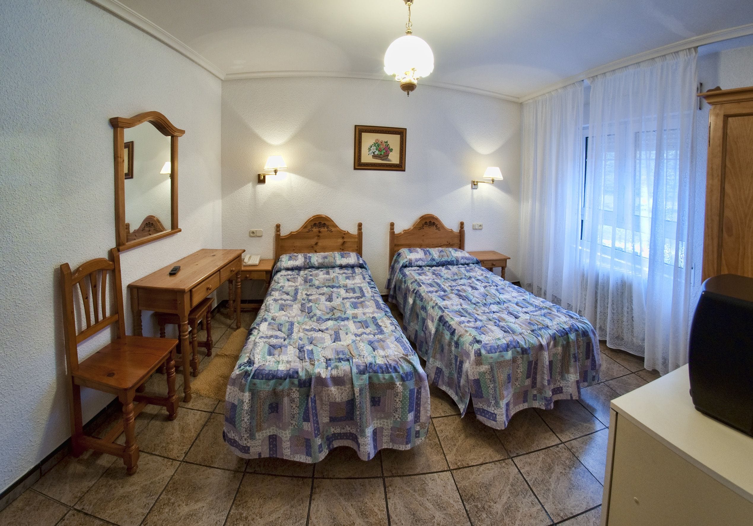 twin room | desk, blackout curtains, free wifi, bed sheets