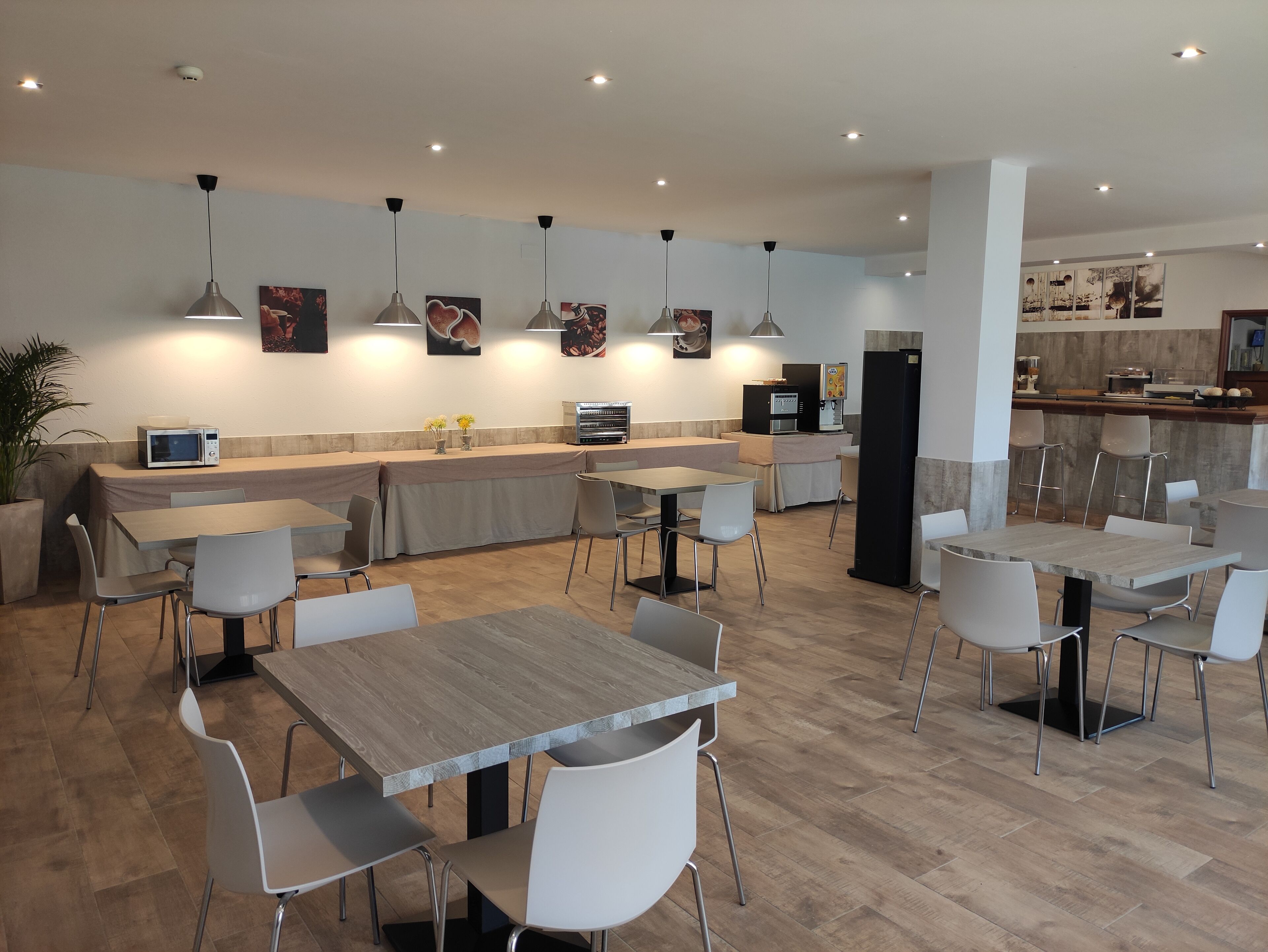 Desayuno buffet todos los días (con cargo) 