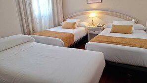 Standard Twin Room - Hotel Conde Ansúrez (Valladolid)