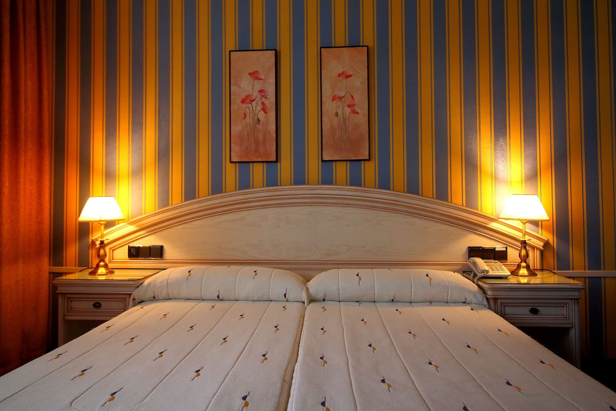 basic twin room | 1 bedroom, desk, blackout curtains, soundproofing