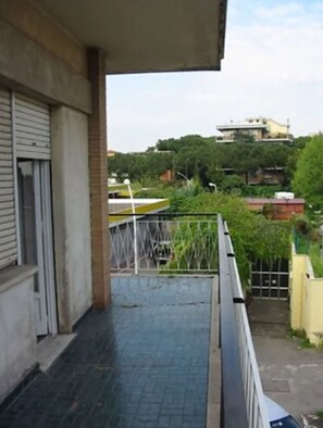 View from room - Consul Hotel (Rome)