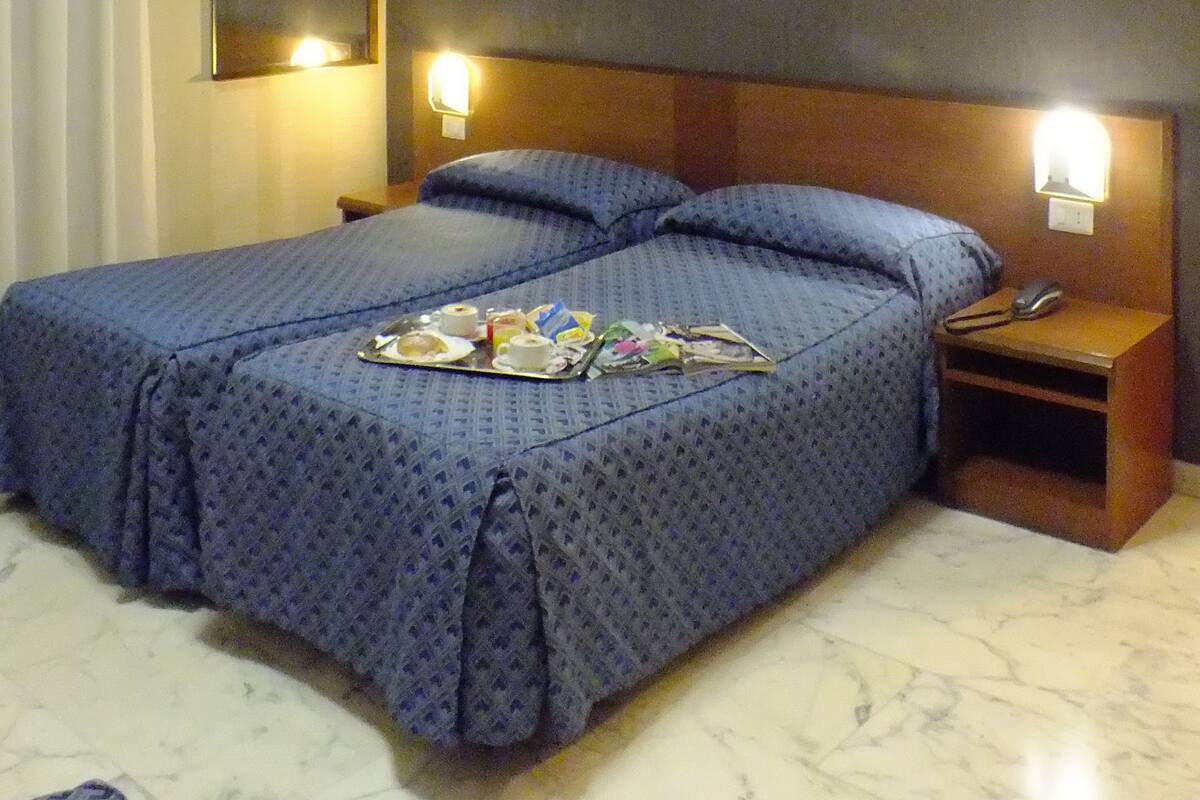 Triple Room | Desk, free WiFi, bed sheets