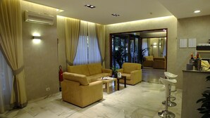 بار (في المنشاة)
