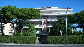 Exterior - Consul Hotel (Rome)