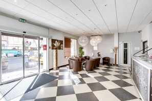 Interior entrance - Citotel Du Midi (Narbonne)