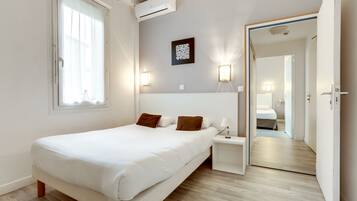 Quadruple Room (Suite for 4 per) | Desk, blackout drapes, soundproofing, free WiFi