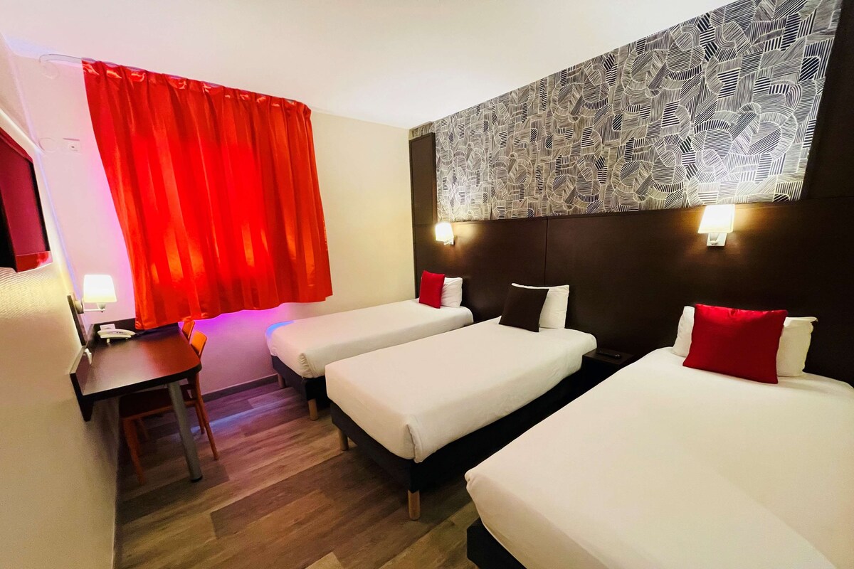 Standard Room, 3 Twin Beds | Desk, blackout drapes, soundproofing, iron/ironing board (on request)