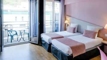 Twin Room, Balcony | In-room safe, desk, blackout drapes, soundproofing