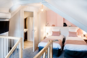 Duplex | In-room safe, desk, blackout drapes, soundproofing - Hotel Sainte Rose (Lourdes)