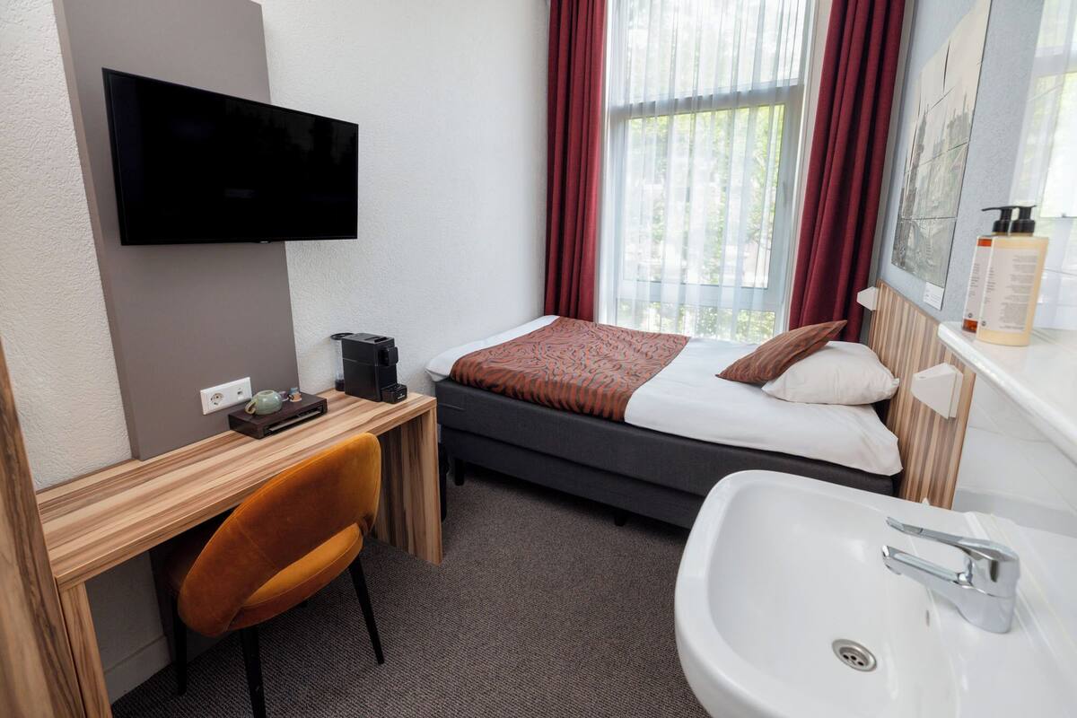 Basic Single Room