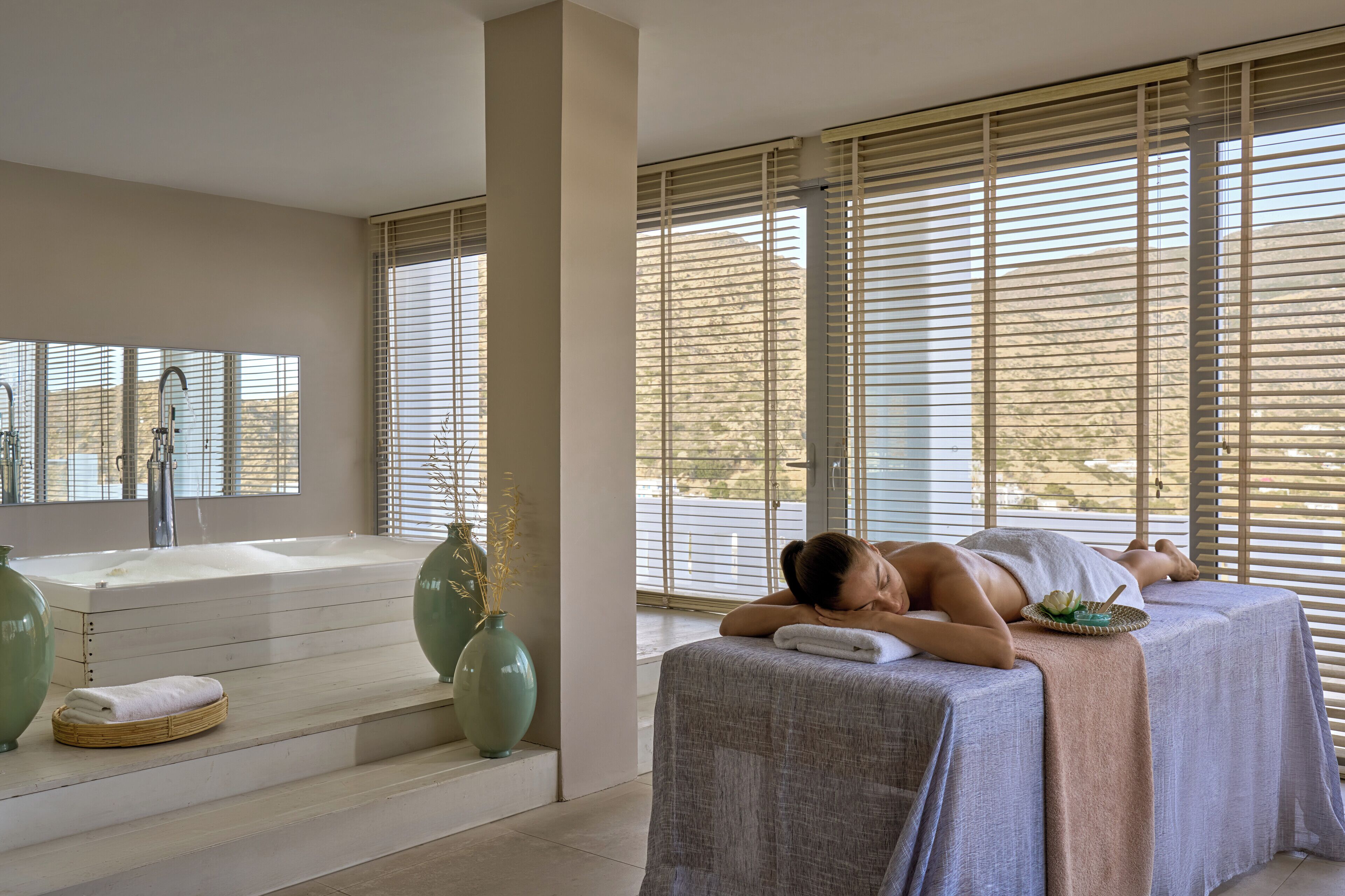 couples treatment room(s), sauna, hot tub, turkish bath/hammam