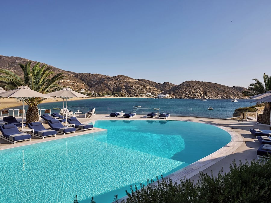 Seasonal outdoor pool, pool umbrellas, sun loungers