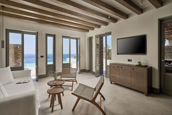 Suite Grand, 3 habitaciones, piscina privada | Ropa de cama de alta calidad, minibar, caja fuerte