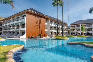 4 piscinas al aire libre, sillones reclinables de piscina