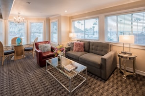 Panoramic Penthouse, 1 Bedroom, Ocean View | Living room | Flat-screen TV